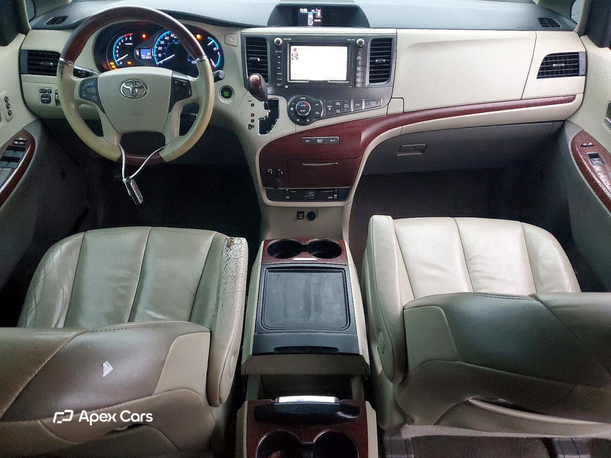 Toyota Sienna 2013