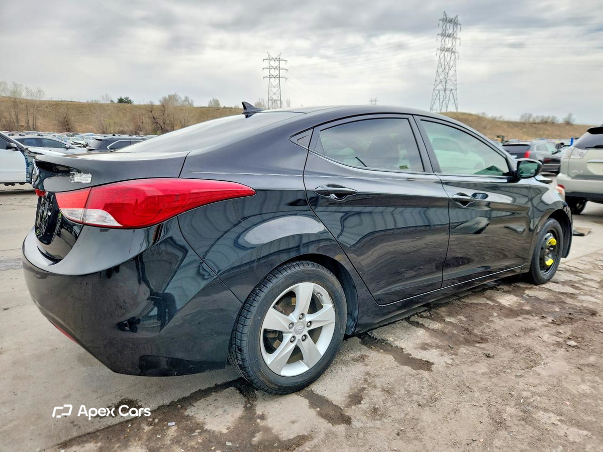 Hyundai Elantra 2012