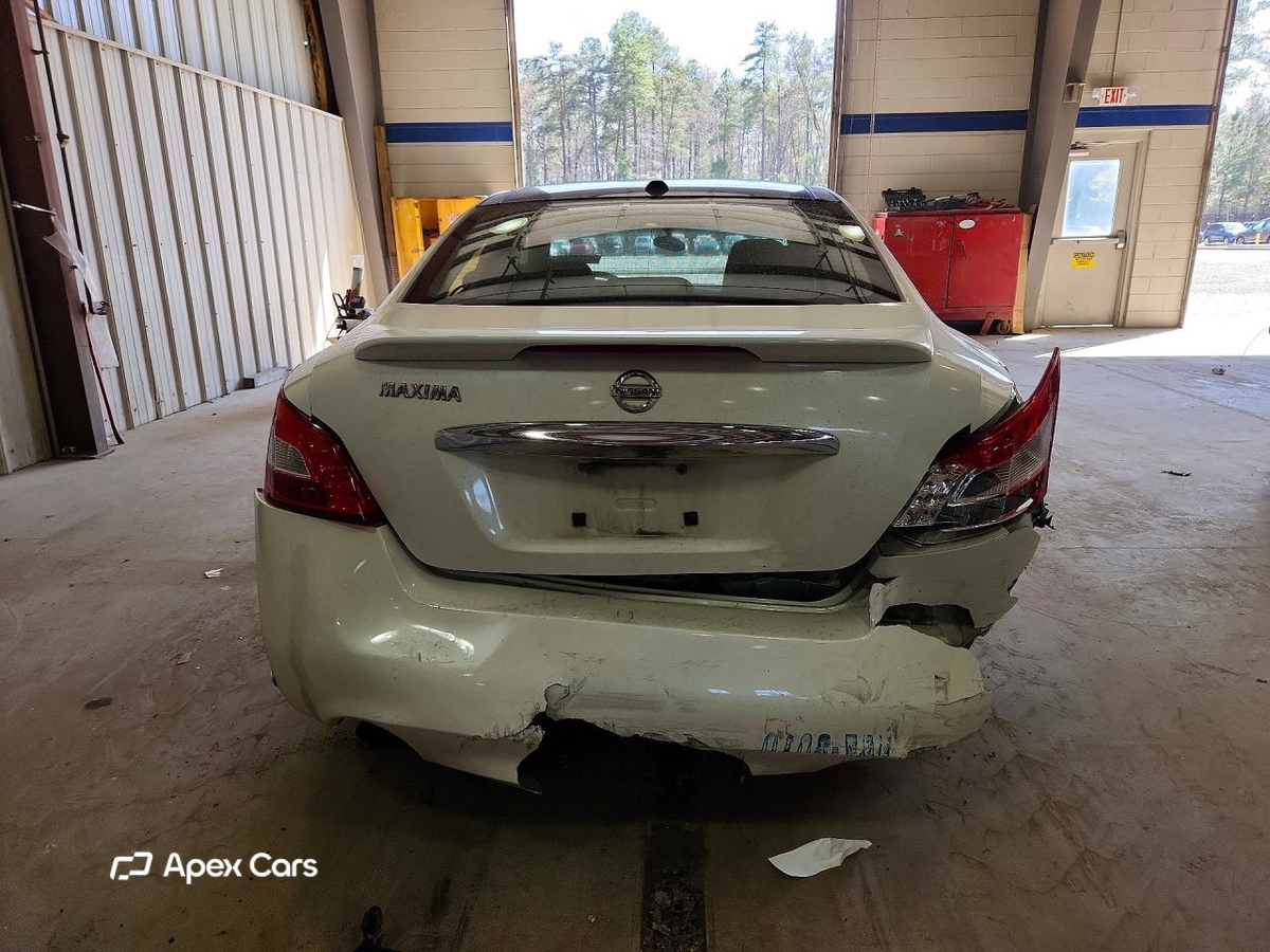 Nissan Maxima 2010
