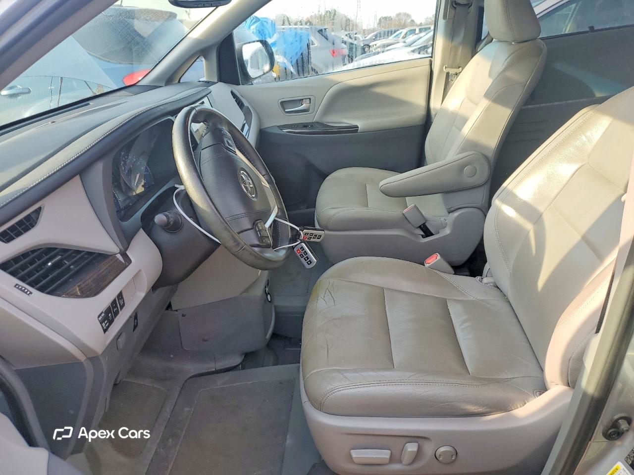 Toyota Sienna 2016