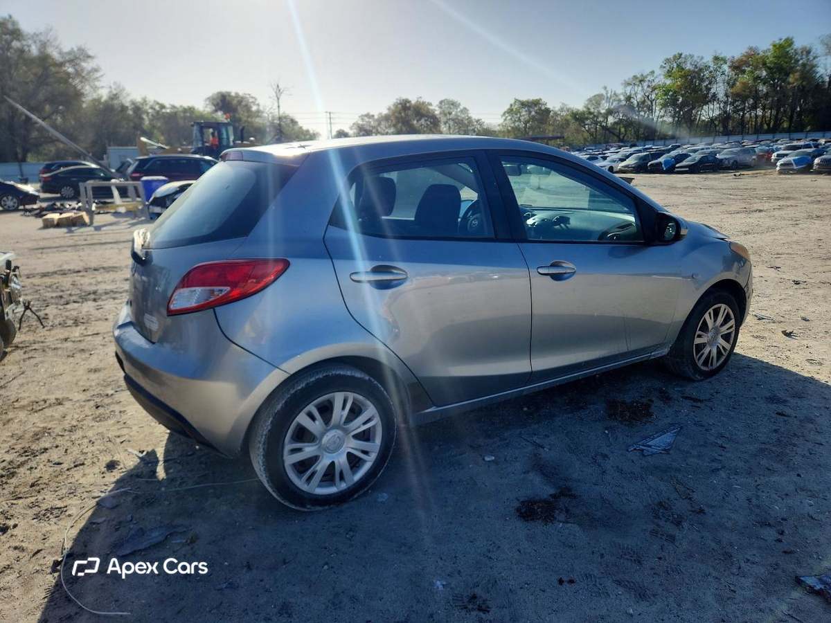 Mazda 2 2013