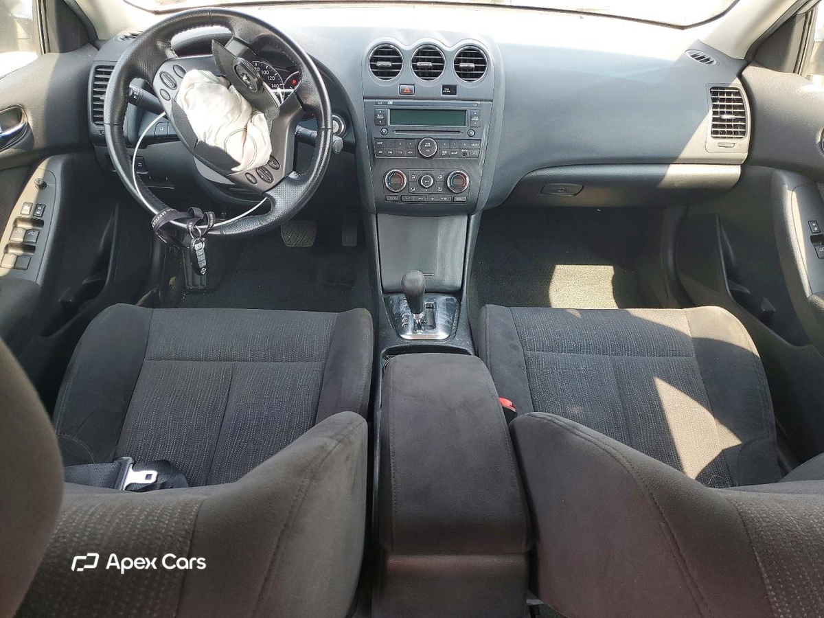 Nissan Altima 2010