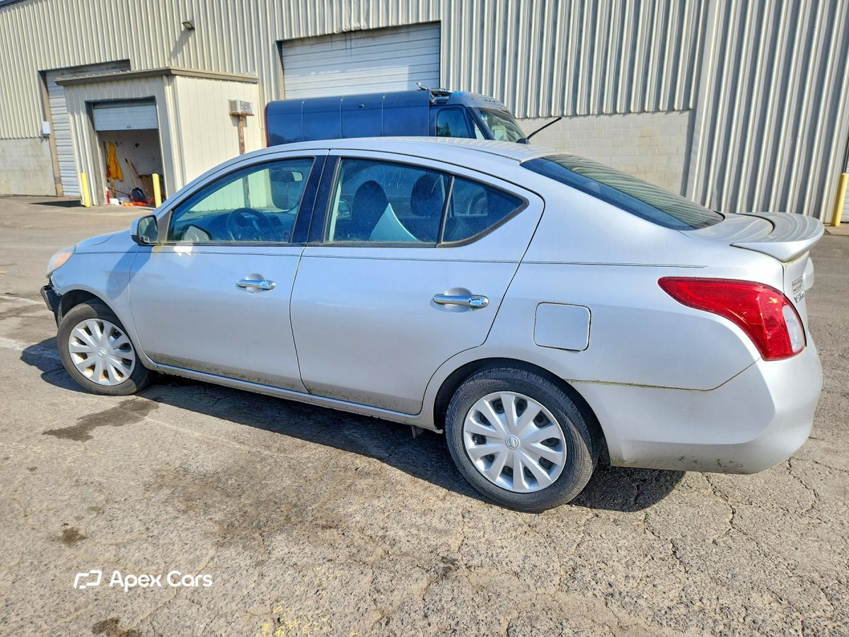 Nissan Versa 2013