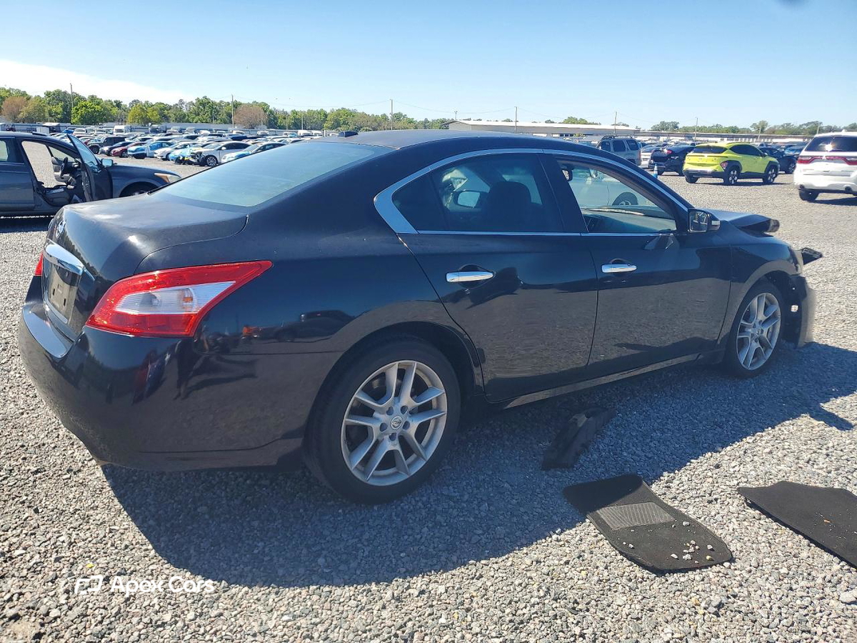 Nissan Maxima 2011