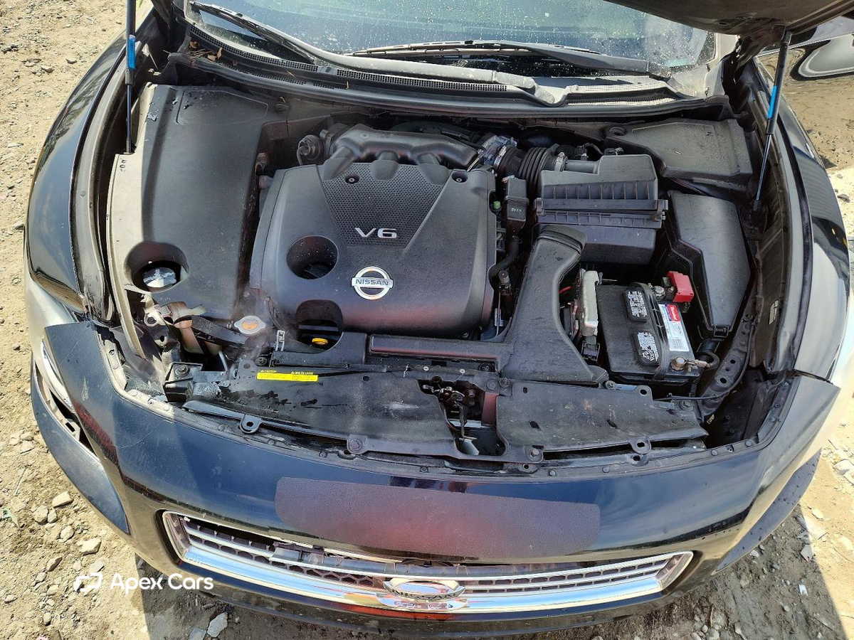 Nissan Maxima 2011