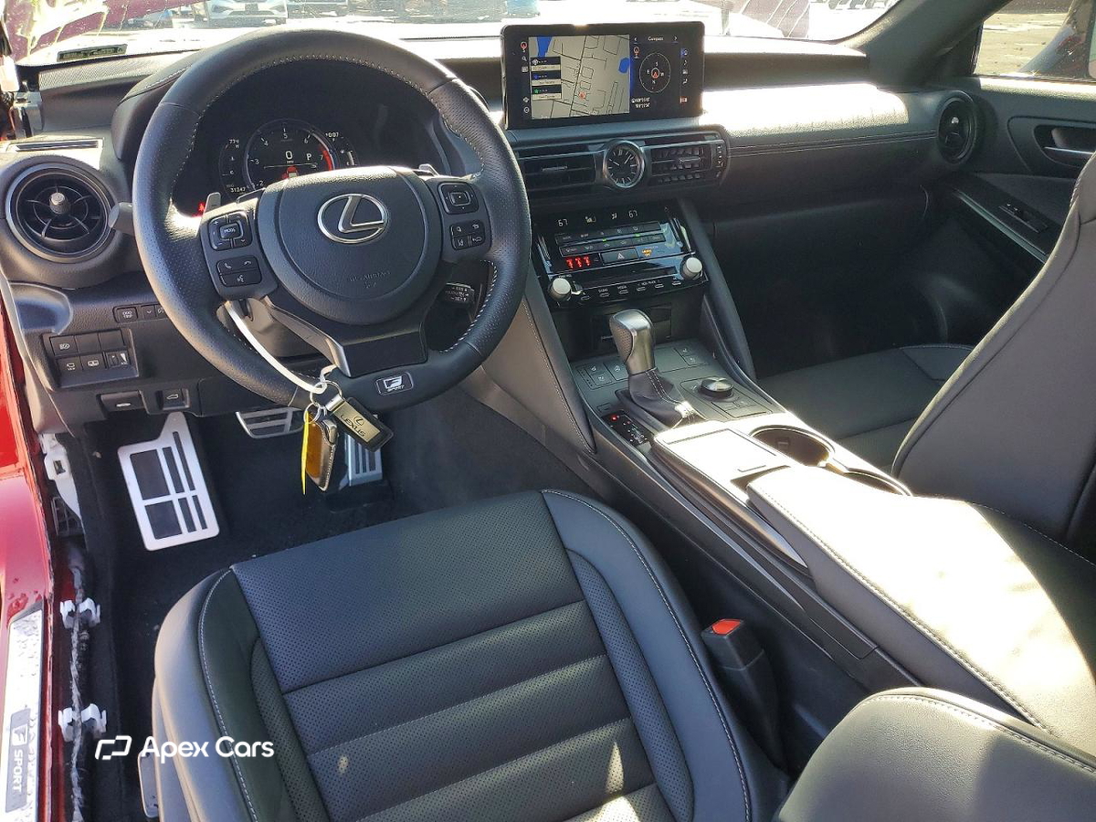 Lexus IS 2024