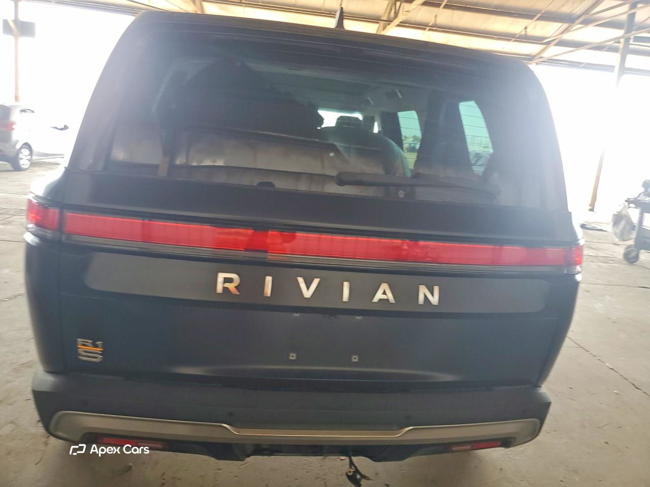Rivian R1S 2023