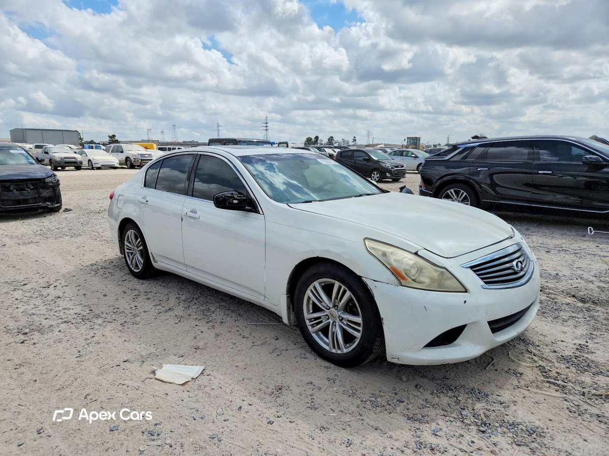 Infiniti  2010