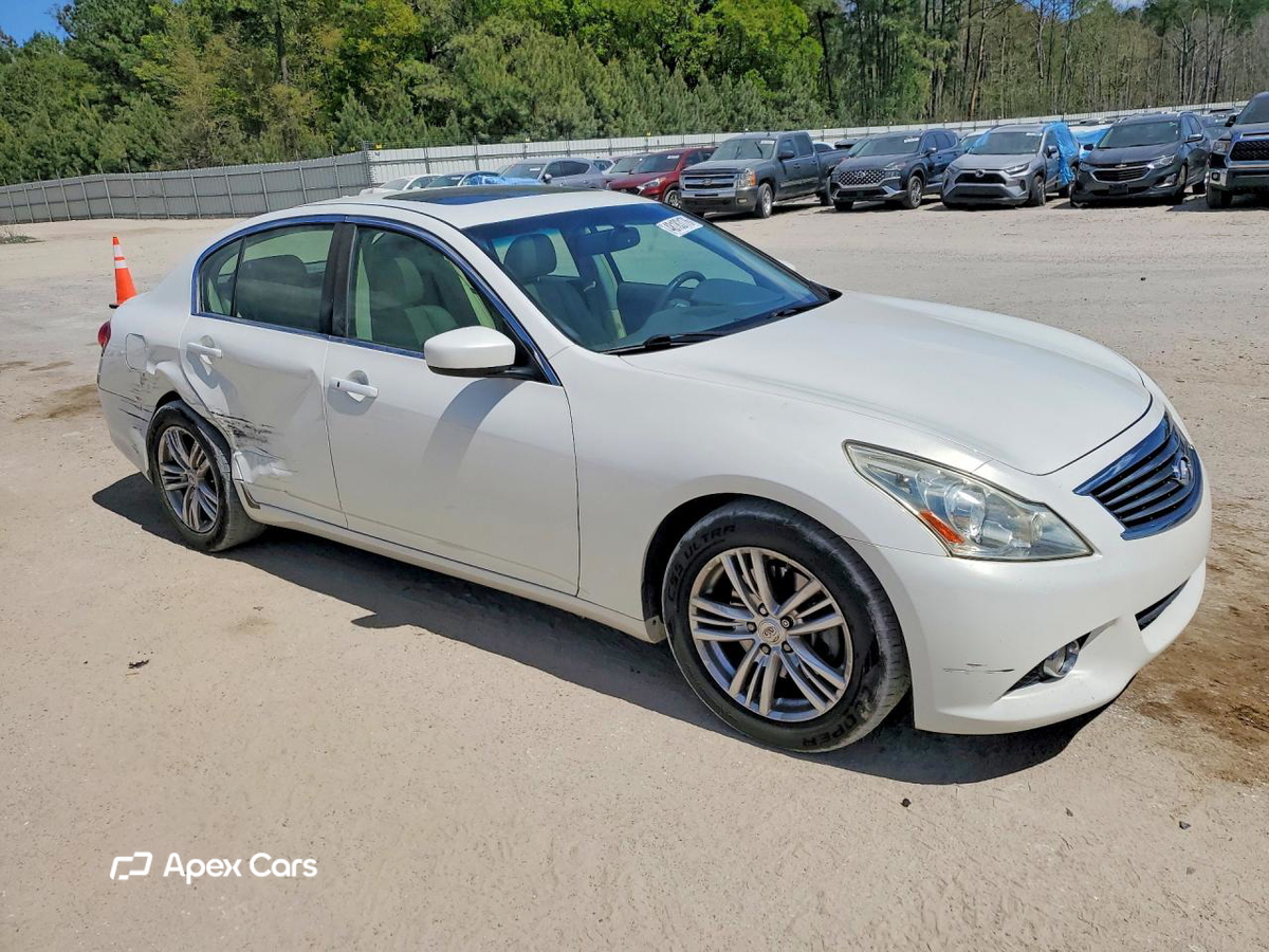 Infiniti G 2011