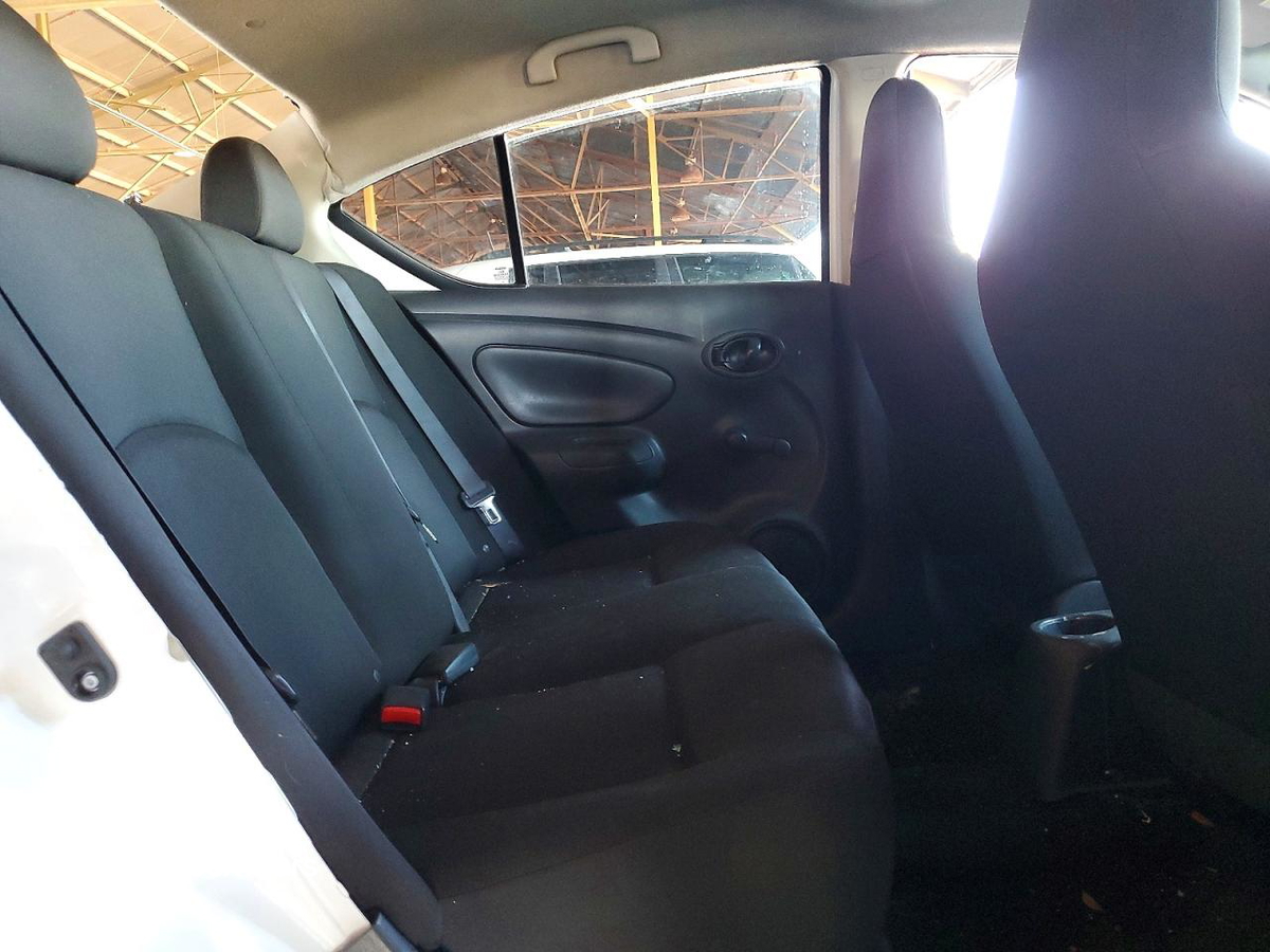 Nissan Versa 2016