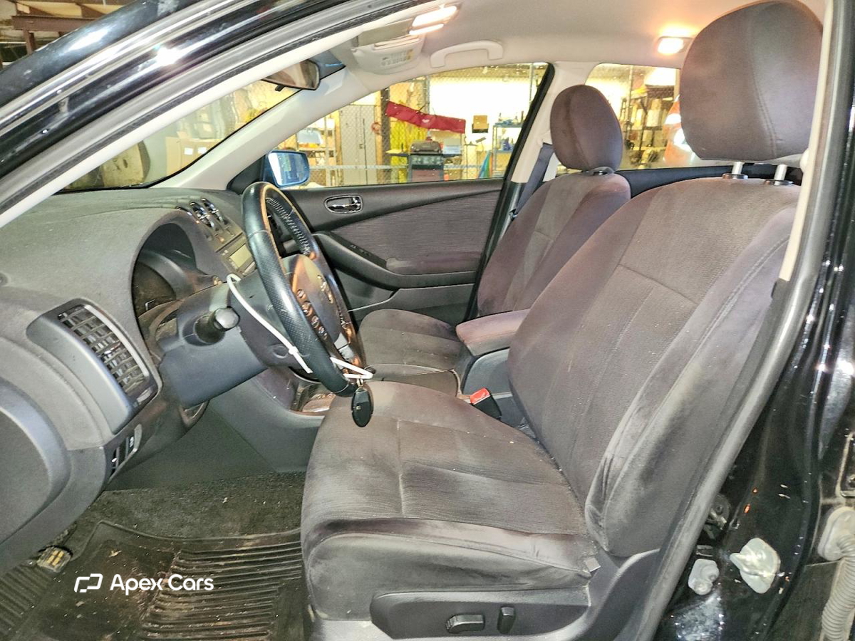 Nissan Altima 2012