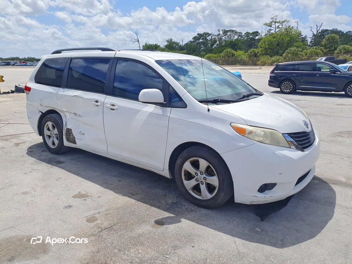 Toyota Sienna 2014