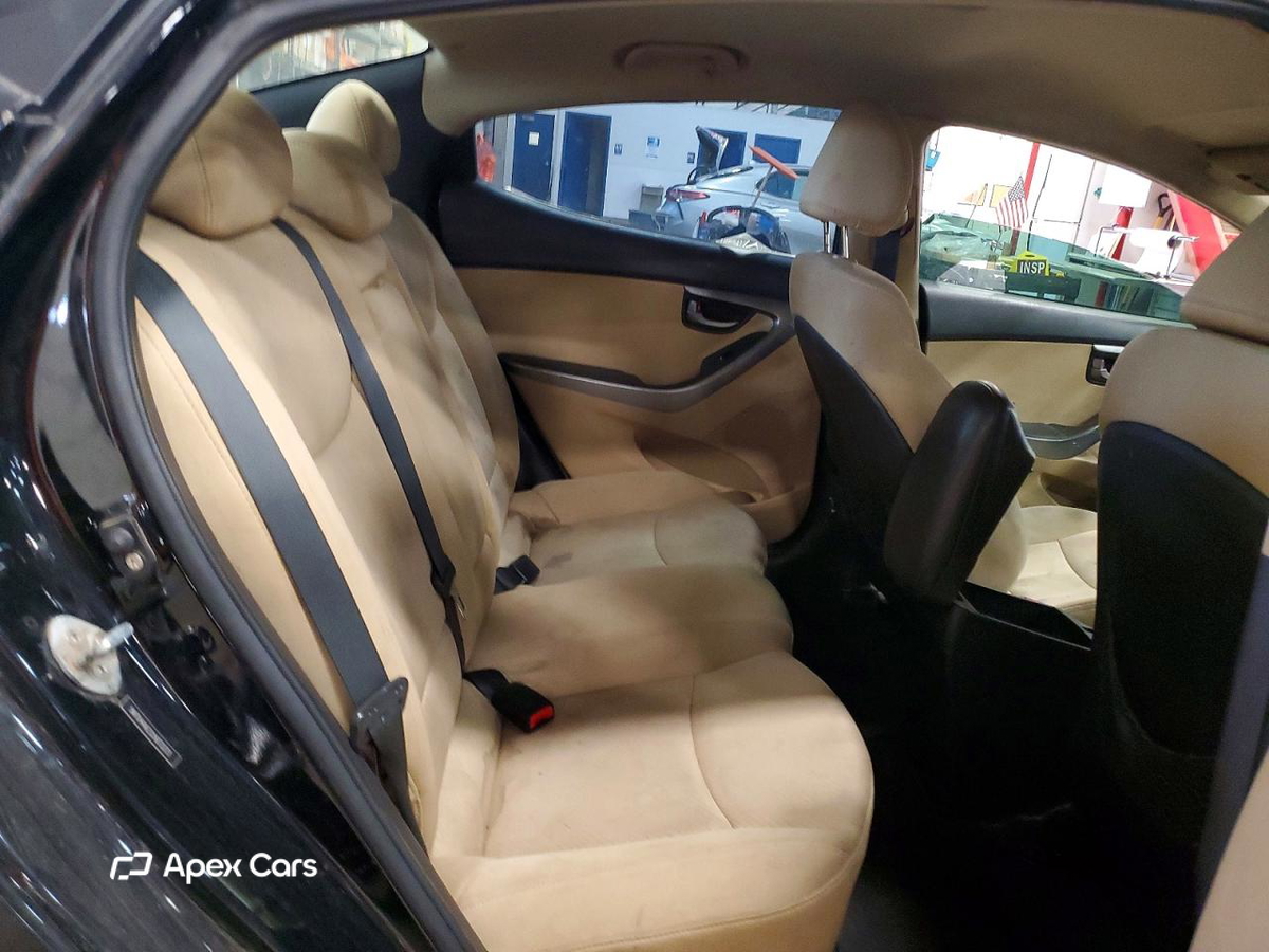 Hyundai Elantra 2012