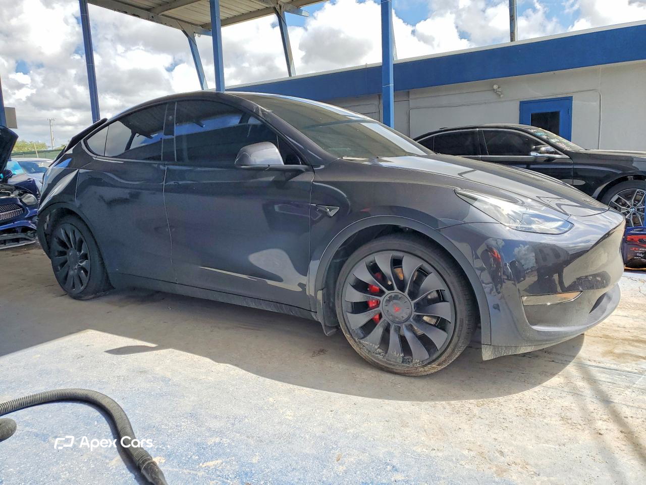 Tesla Model Y 2024