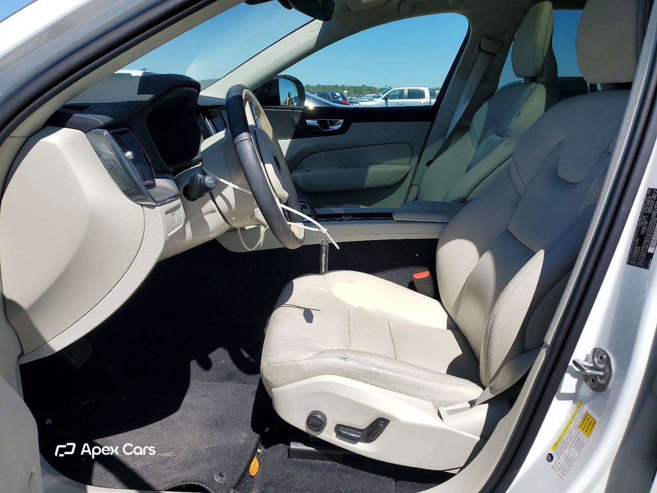 Volvo XC60 2025