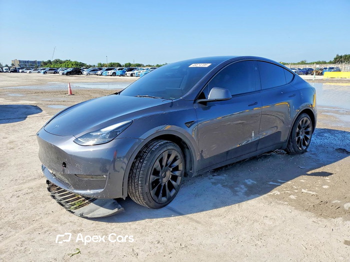 2023 Tesla Model Y - Image 1 of 5
