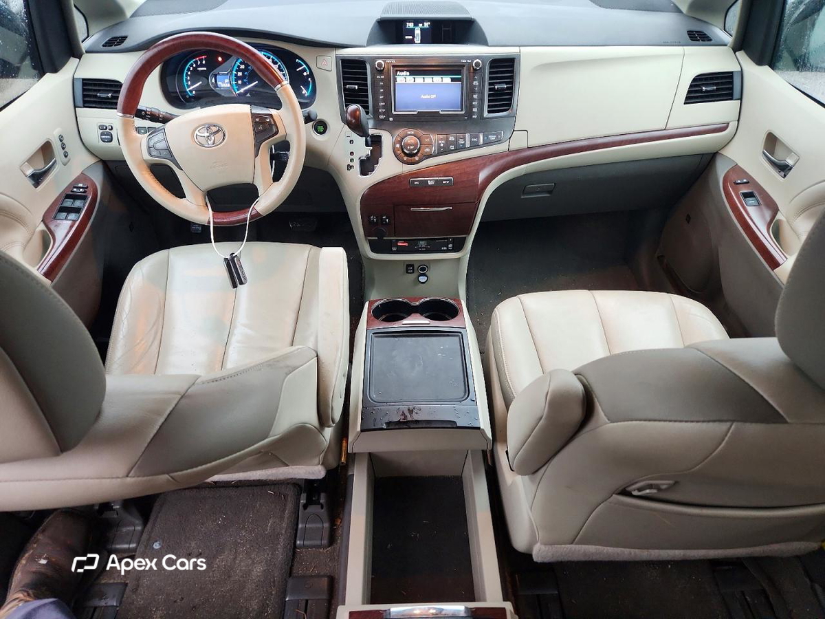 Toyota Sienna 2014