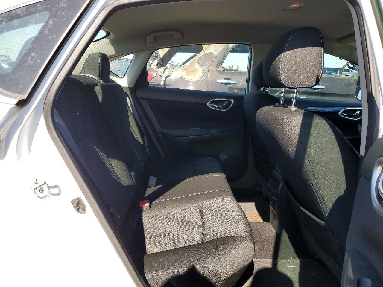 Nissan Sentra 2018