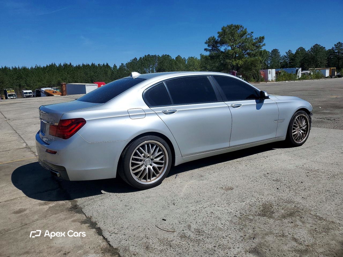 BMW Series 7 2015