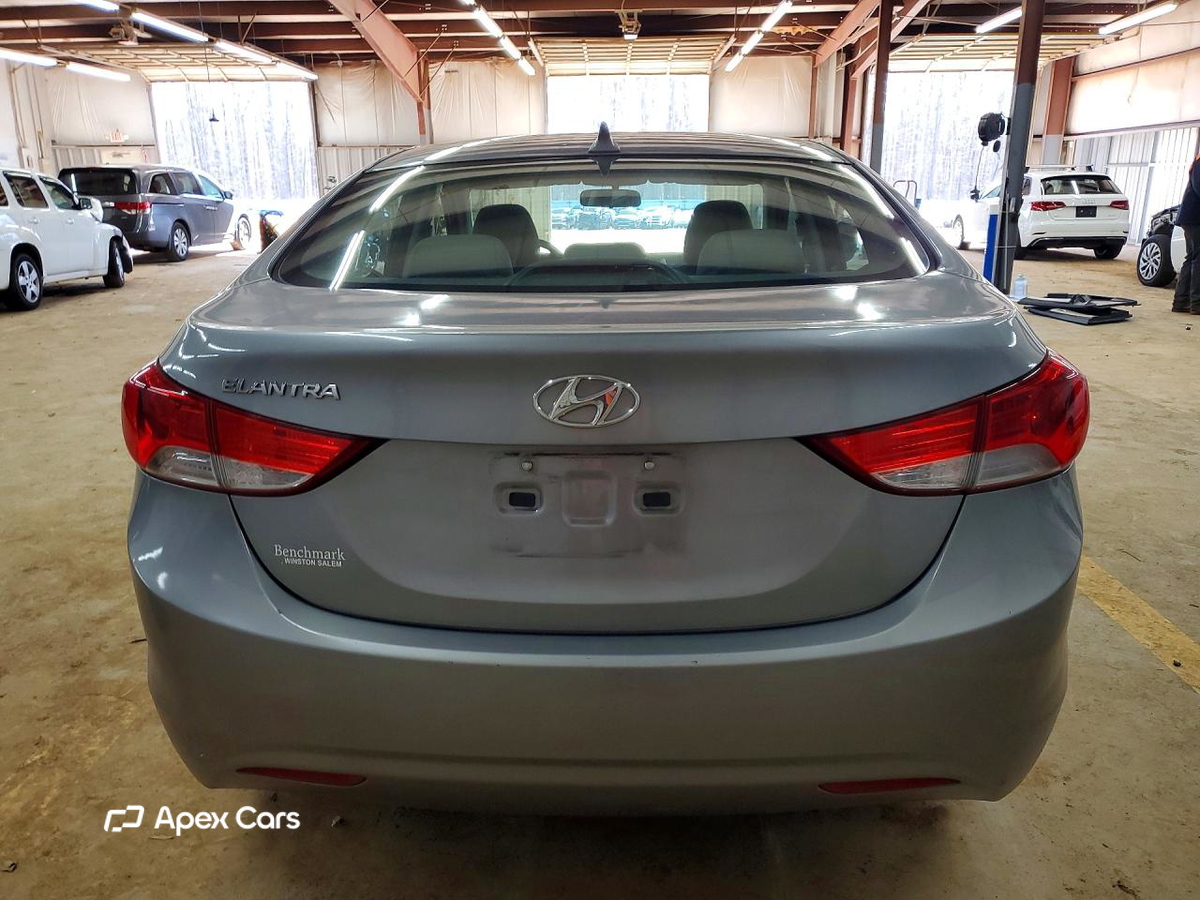 Hyundai Elantra 2011