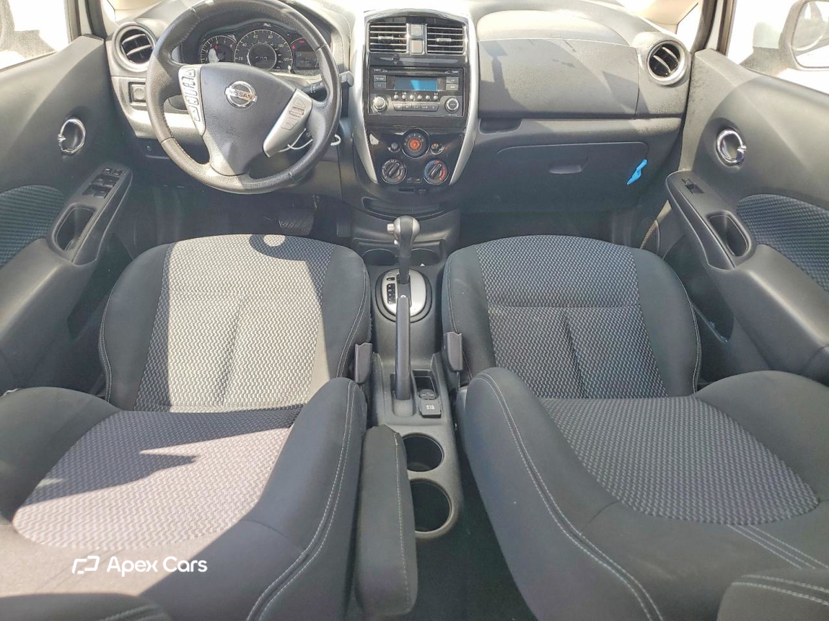 Nissan Versa 2015