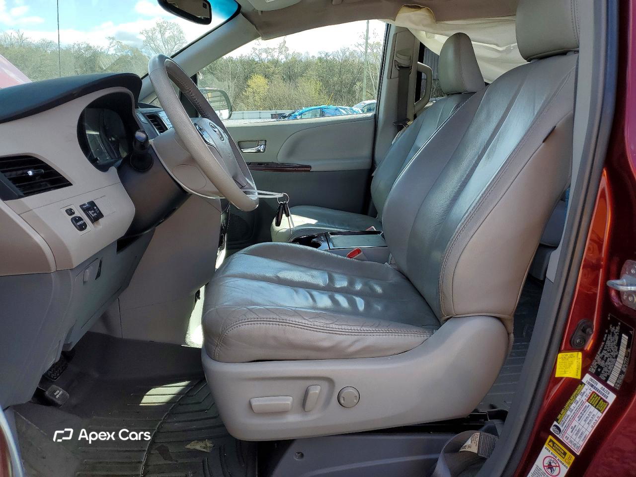 Toyota Sienna 2011