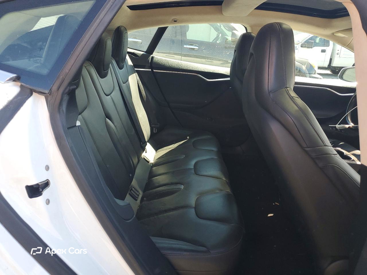 Tesla Model S 2015