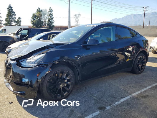 Tesla Model Y 2021 - Image 1 of 12