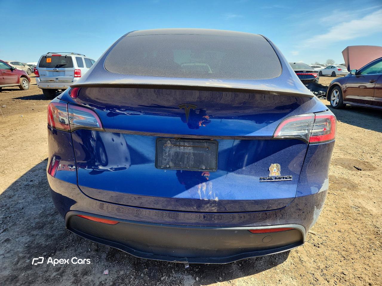 Tesla Model Y 2024