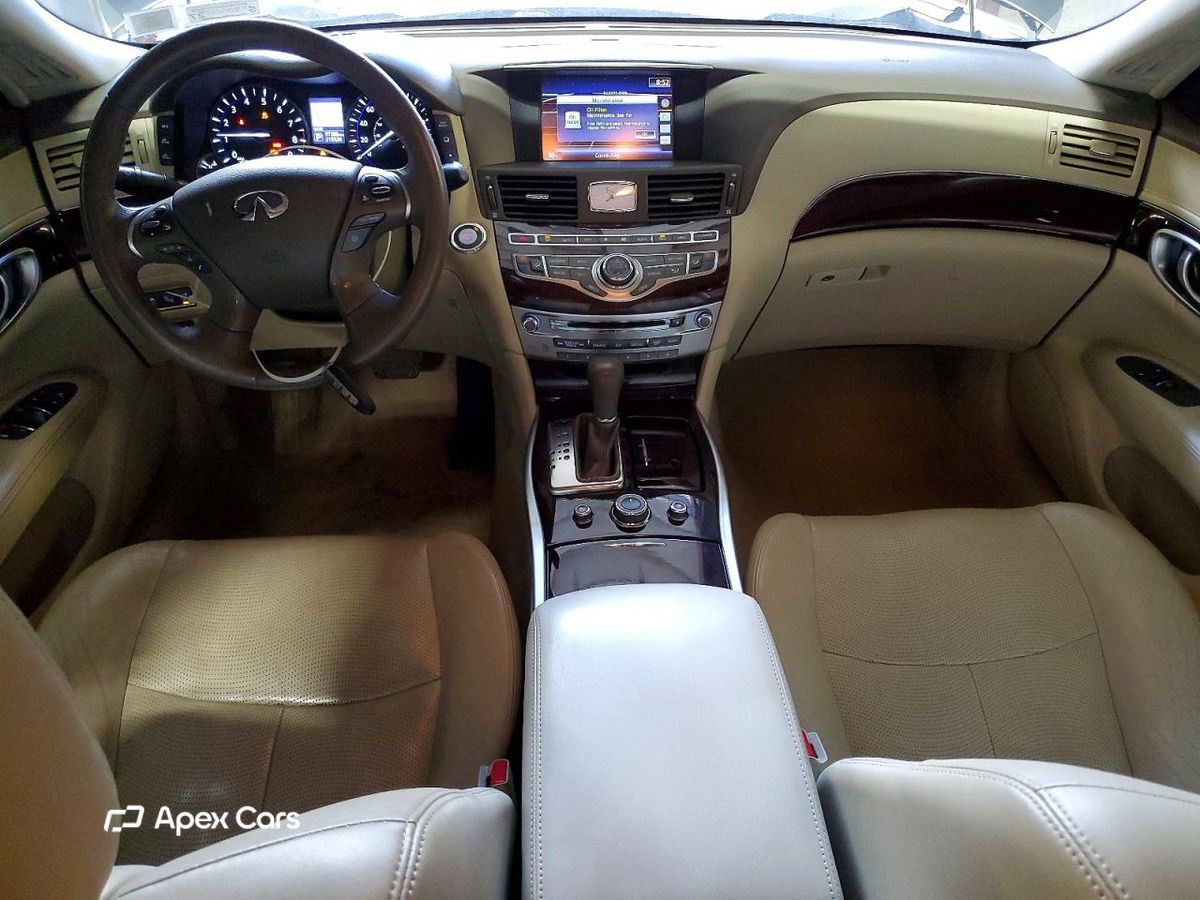 Infiniti Q70 2016