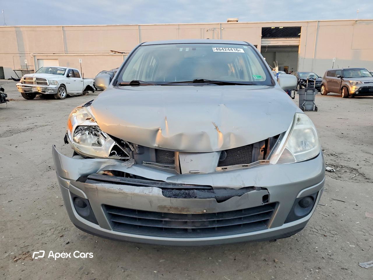 Nissan Versa 2011
