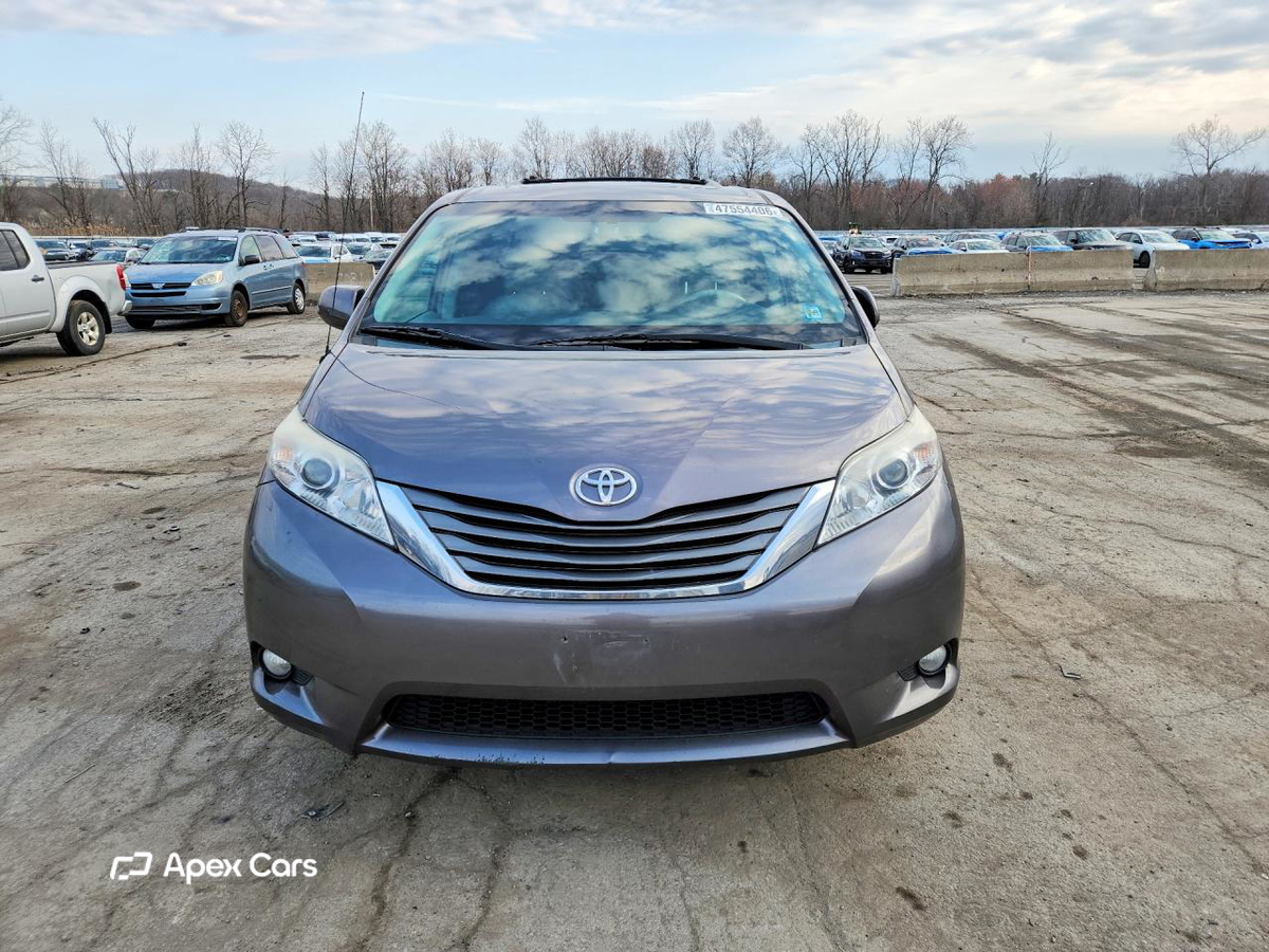 Toyota Sienna 2013