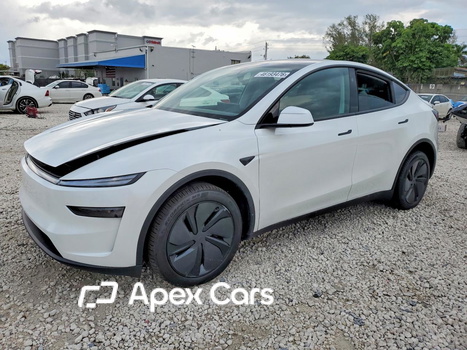 Tesla Model Y 2026 - Image 1 of 14