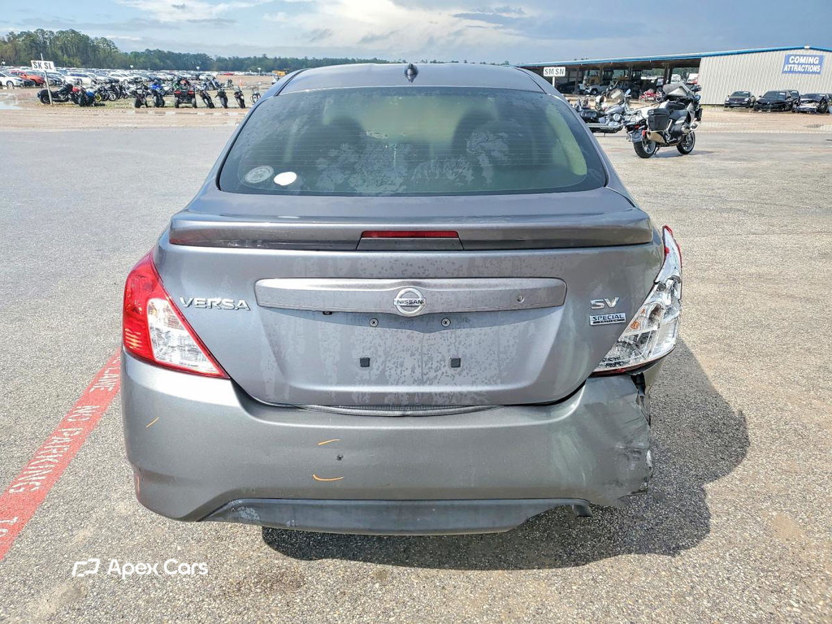 Nissan Versa 2017