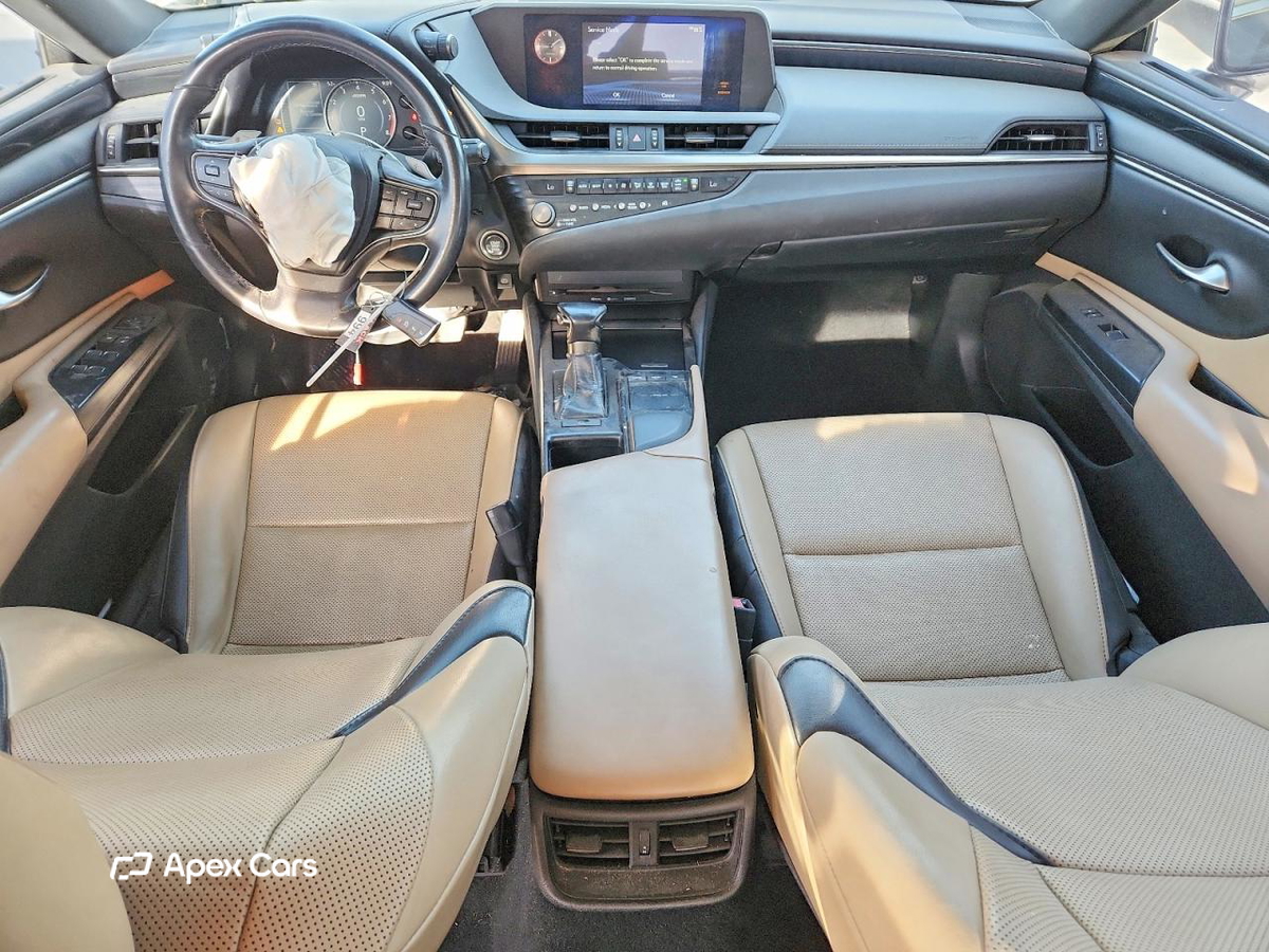 Lexus ES 2021