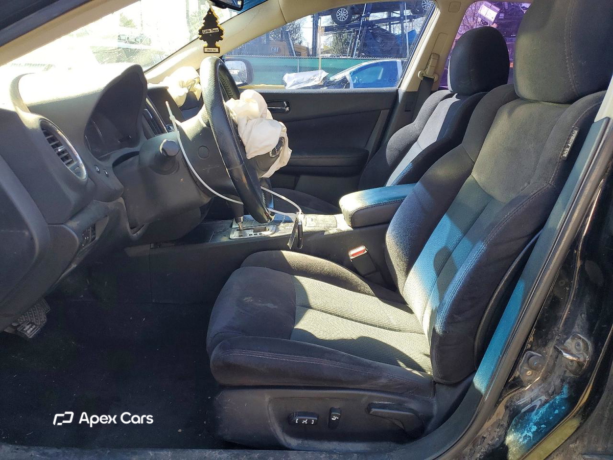 Nissan Maxima 2010