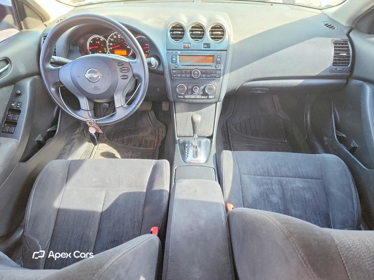 Nissan Altima 2010