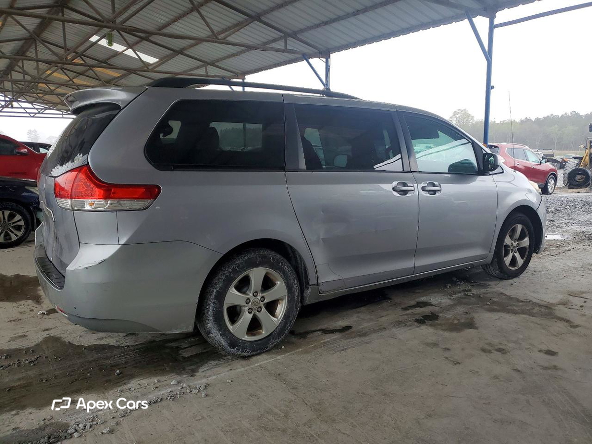 Toyota Sienna 2012