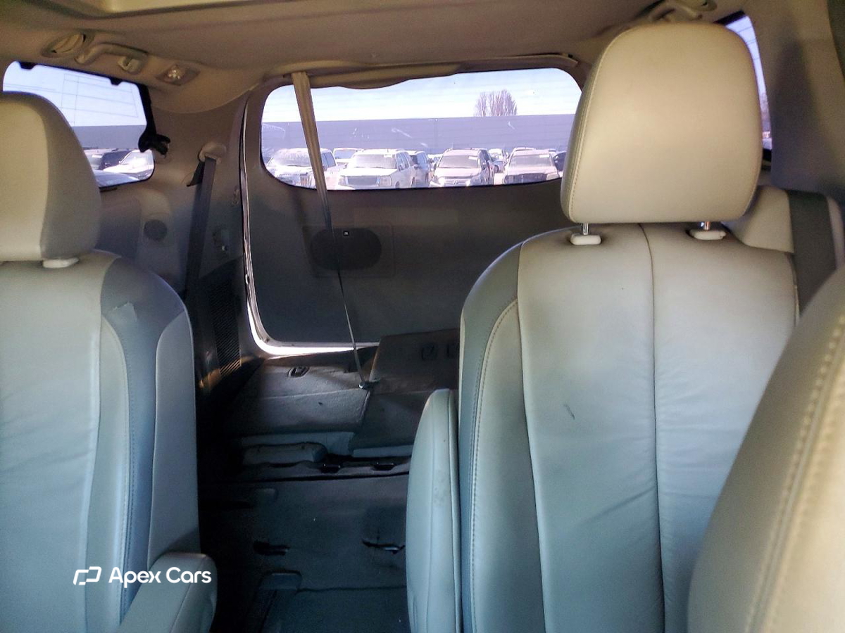 Toyota Sienna 2012