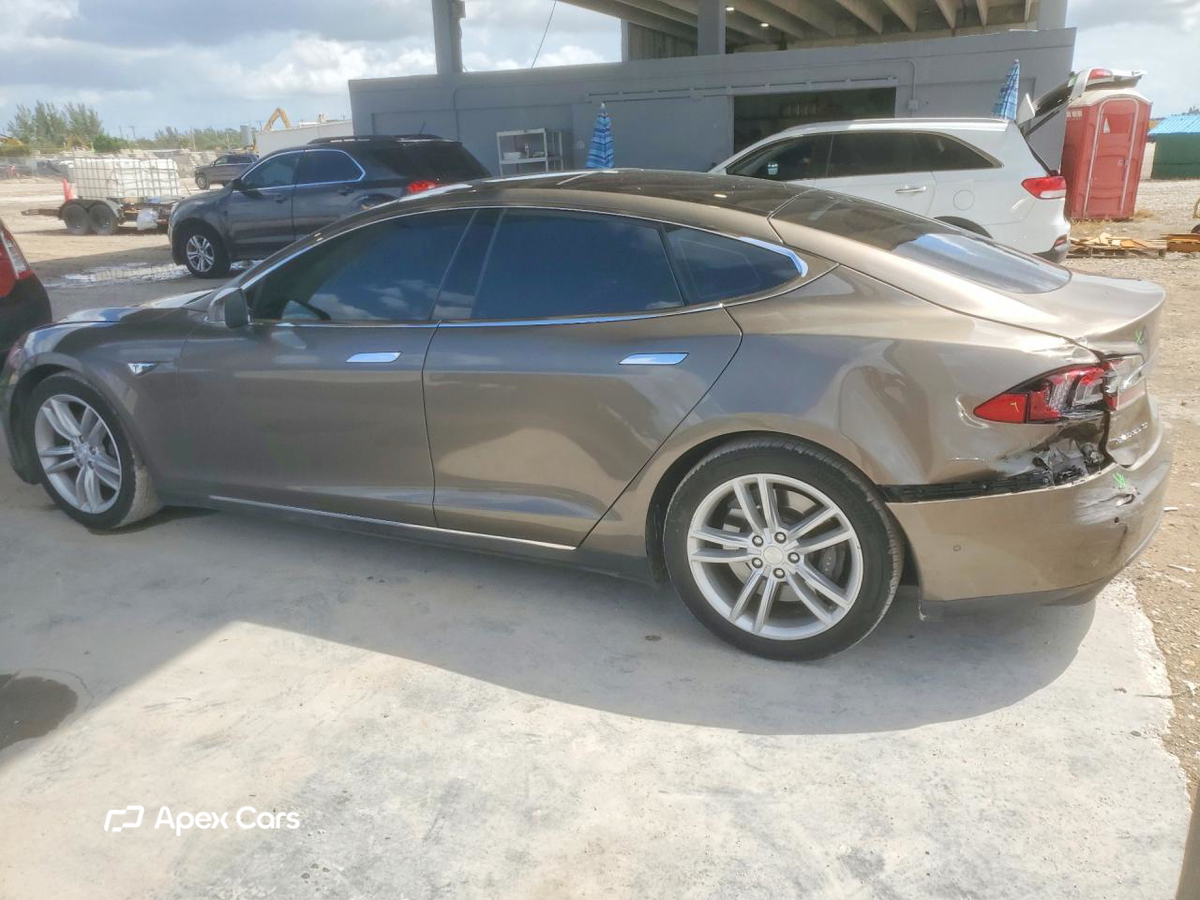 Tesla Model S 2016