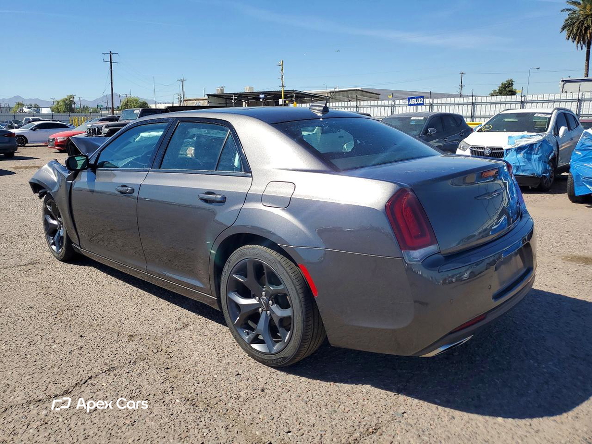 Chrysler 300 2023