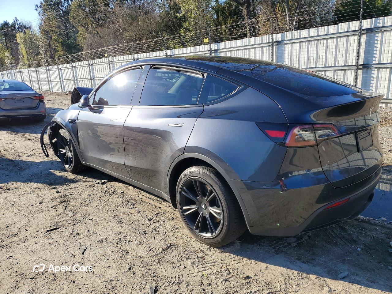 Tesla Model Y 2025