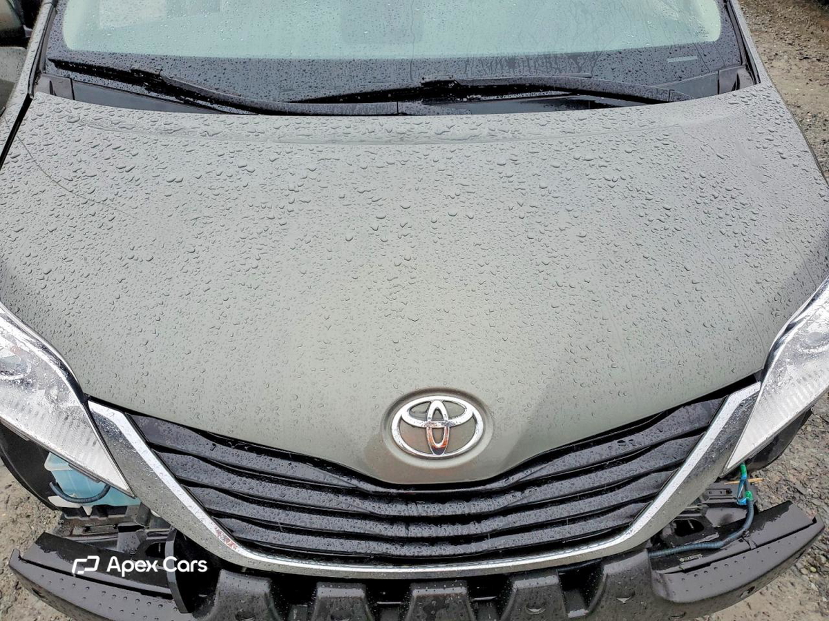 Toyota Sienna 2011