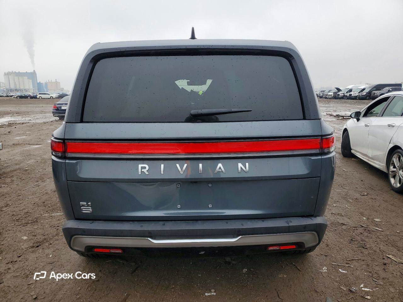 Rivian R1S 2025