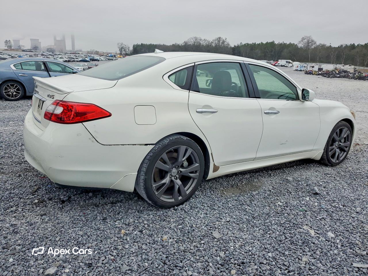 Infiniti M 2012