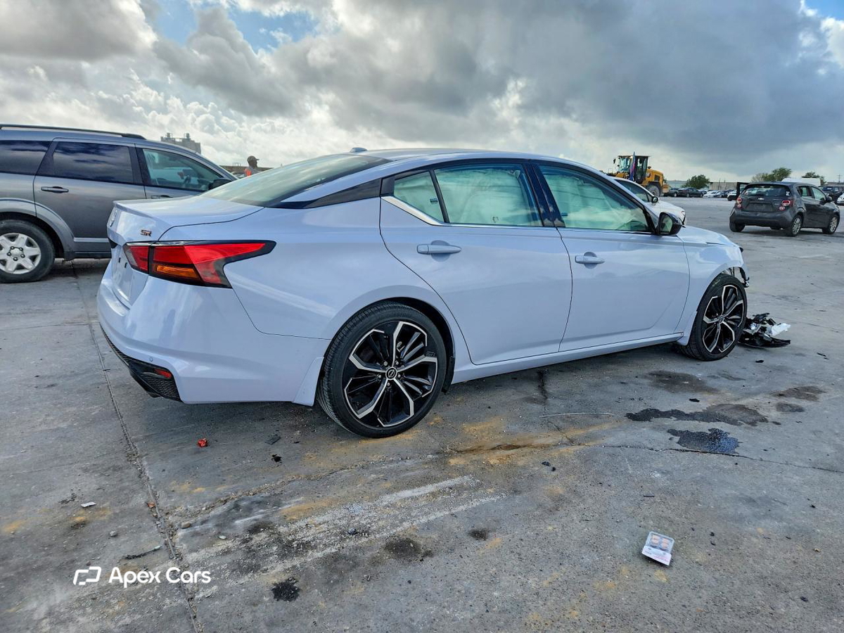 Nissan Altima 2024
