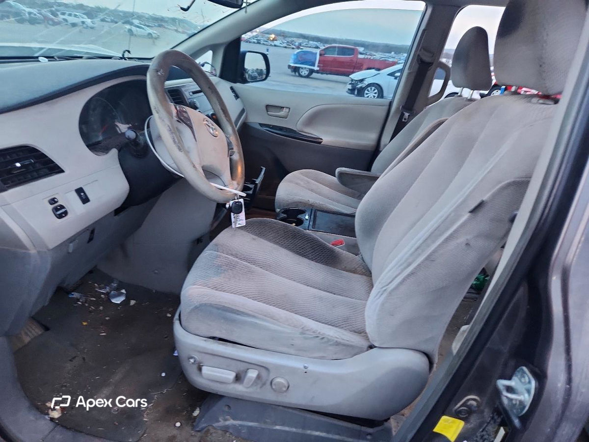 Toyota Sienna 2012