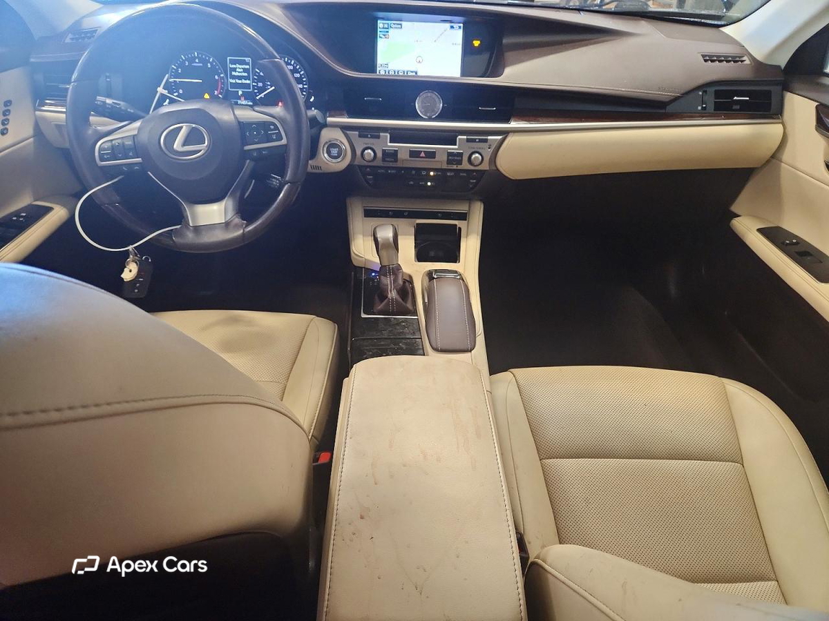 Lexus ES 2016