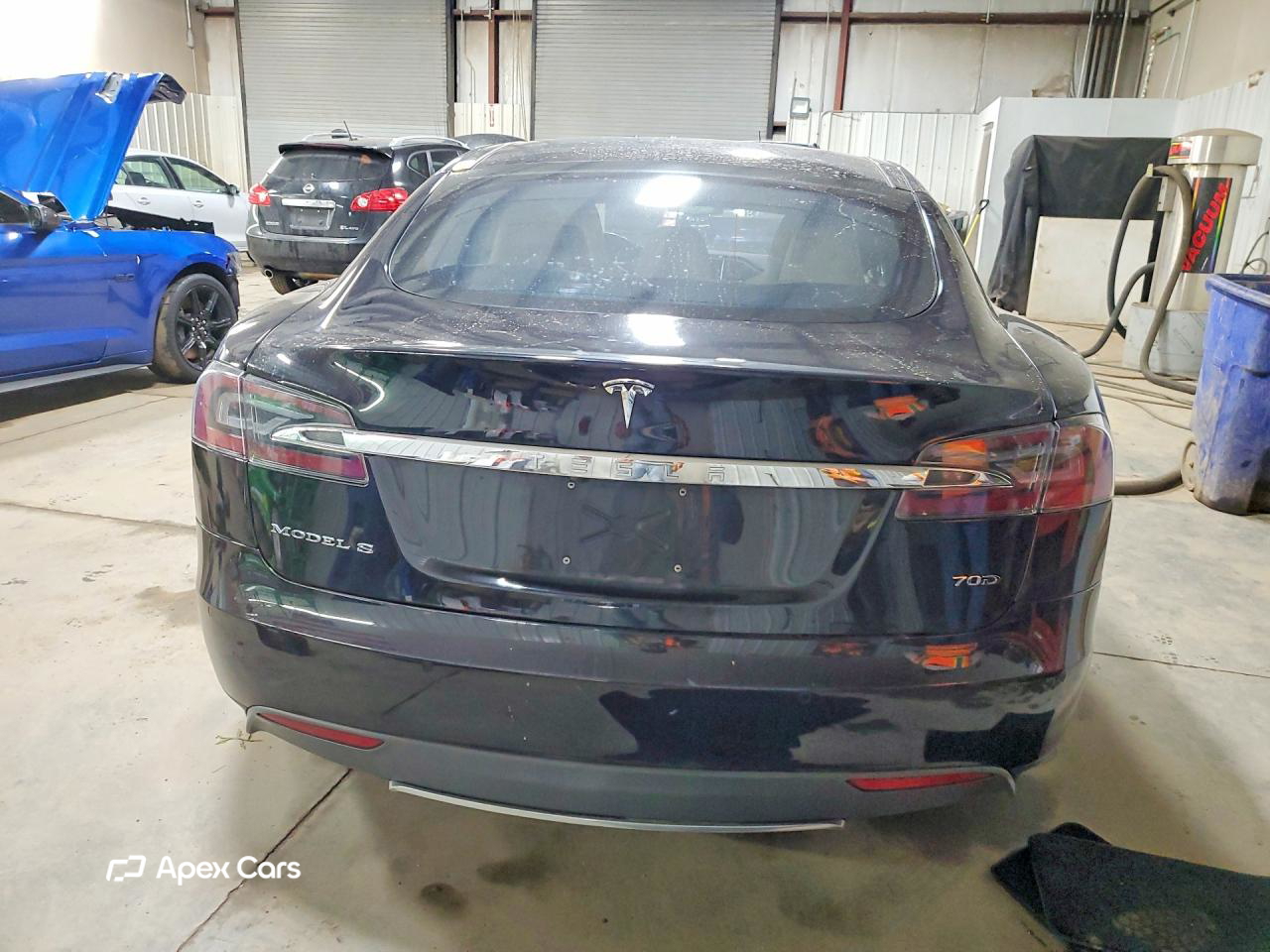 Tesla Model S 2015