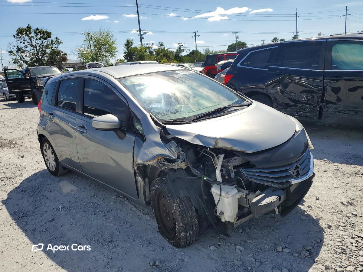 Nissan Versa 2015